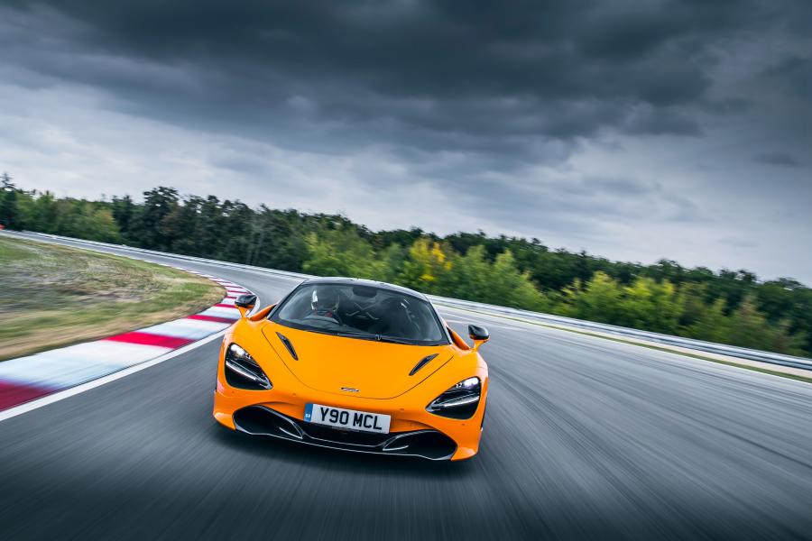  McLaren 720S Track Pack 2018 года  (UK) (фото 8 из 10)